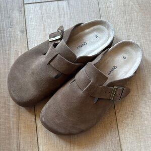 Quince Water Repellent Suede Clog Mule cafe size 9
